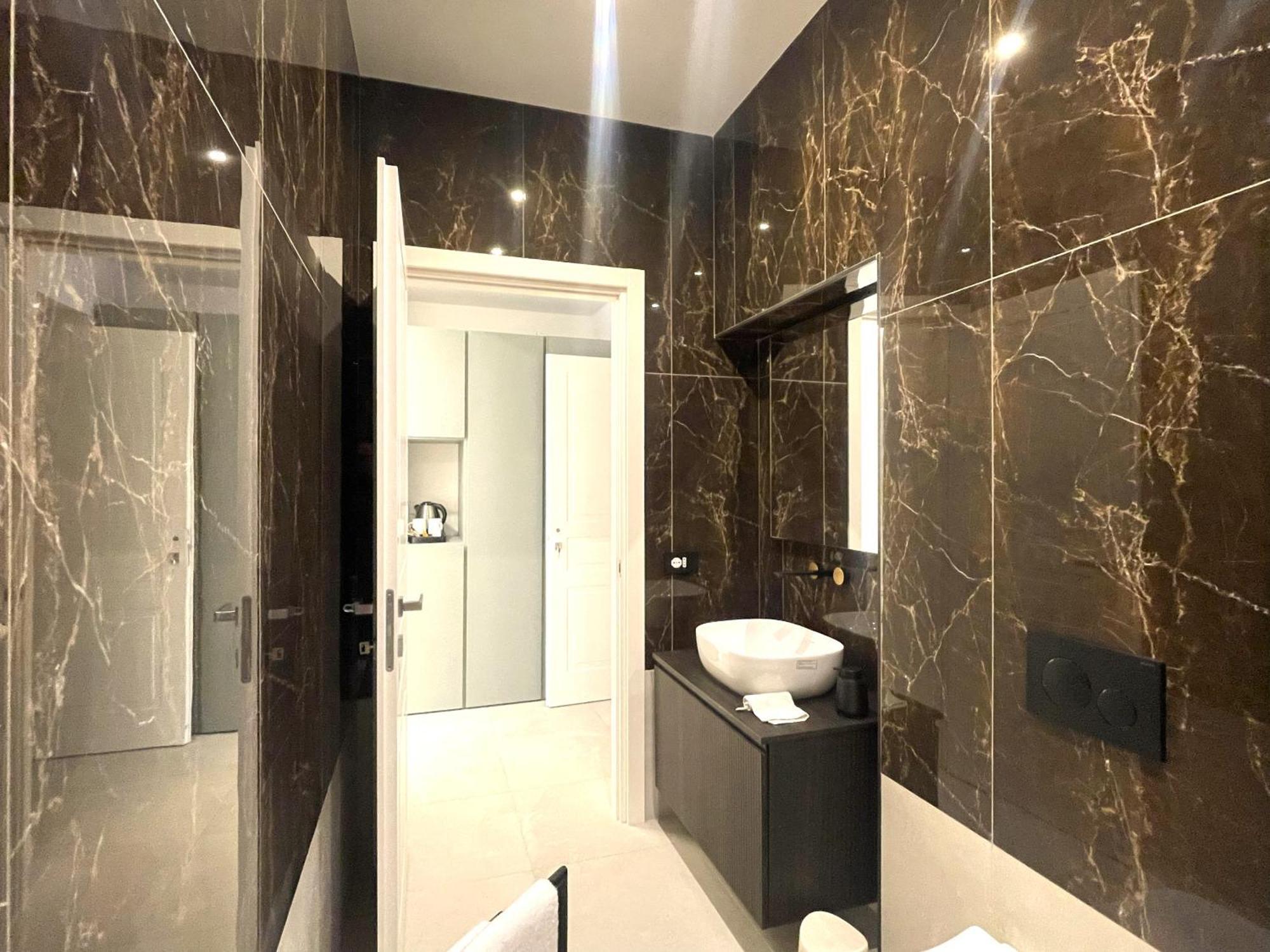 B And G San Babila- Luxury In The Heart Of Milano - Design District Hotel Exterior foto