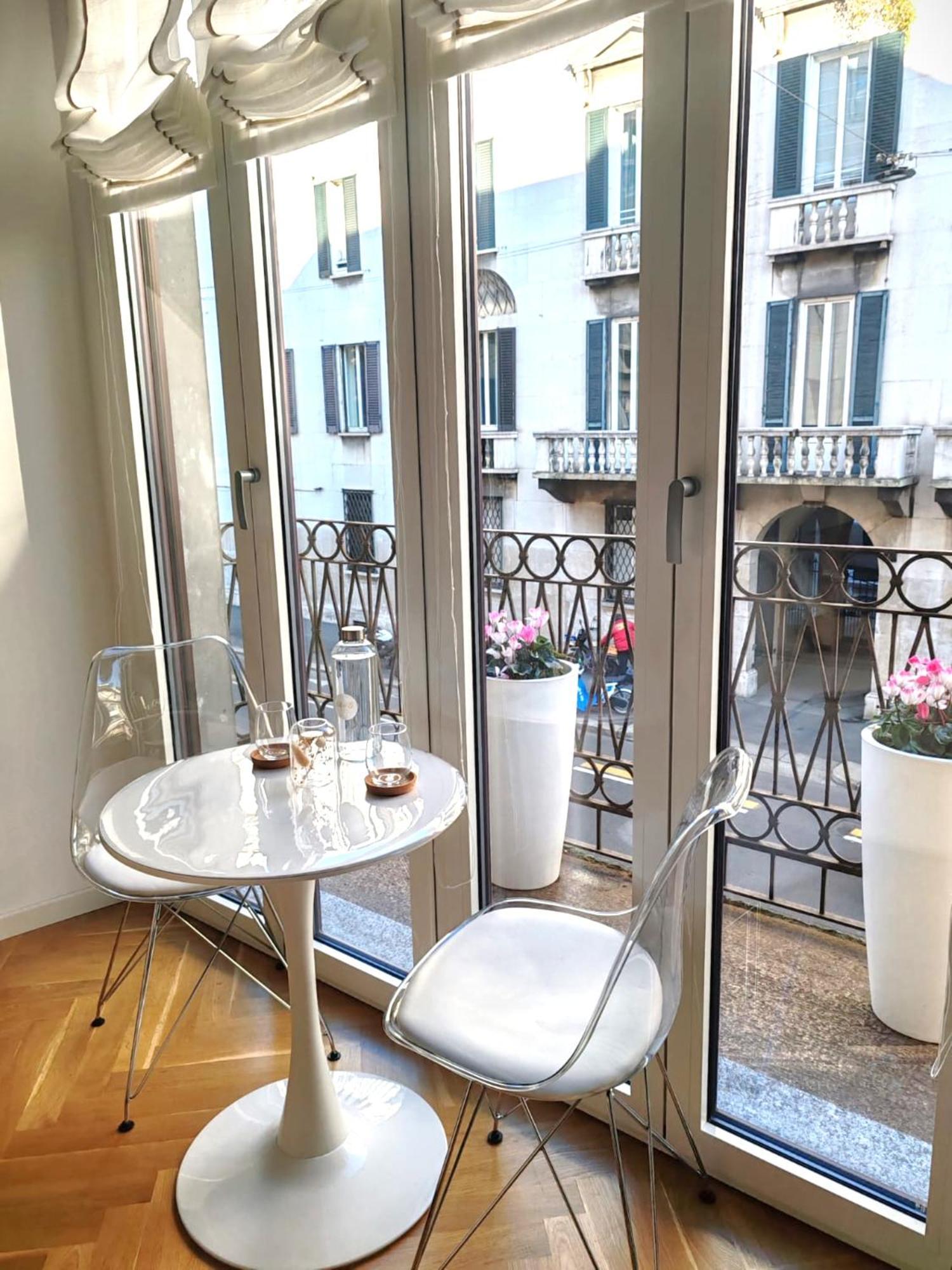 B And G San Babila- Luxury In The Heart Of Milano - Design District Hotel Exterior foto